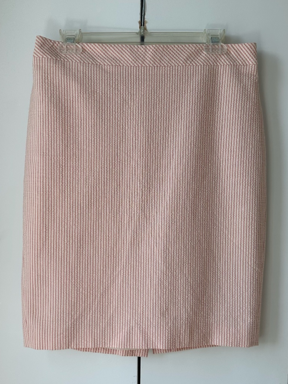 Ann Taylor Pink & White Seersucker Stripe Pencil Skirt Size 8